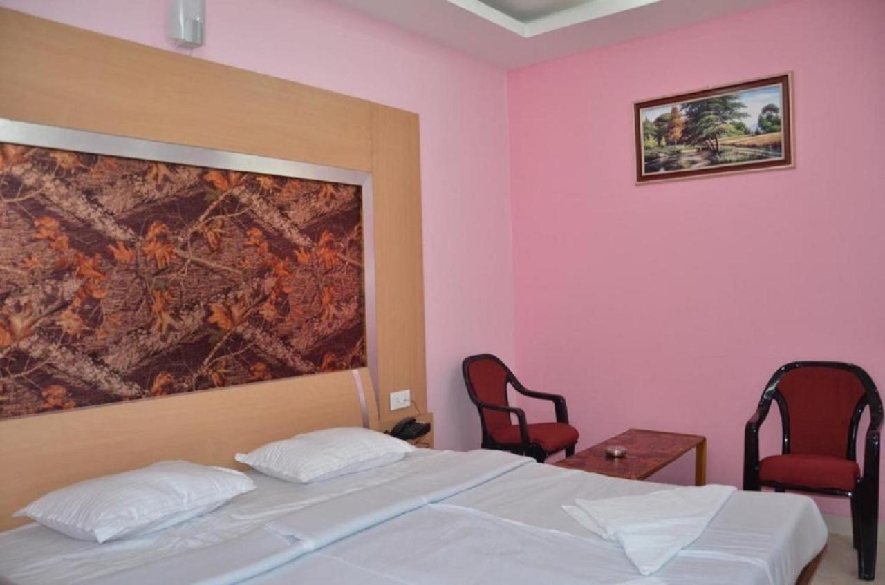 Hotel Barbareek Shillong Exterior photo